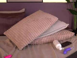 ellediane Live Webcam on CamSoda