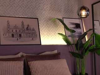 ellediane's CamSoda show and profile