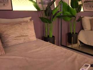 ellediane's CamSoda show and profile