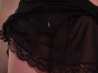 Ellediane's cam show statistics and live stream
