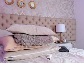 MadelynnGray live webcam show