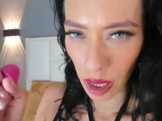 Priscila25's Live Sex Cam Show