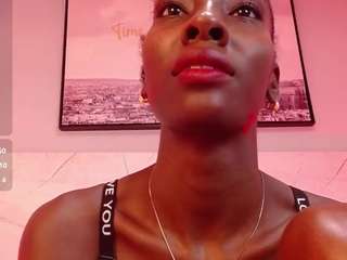 annyroy's CamSoda show and profile