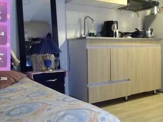 allyson-stonne live cam preview