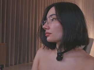 Amy Armstrong live cam preview