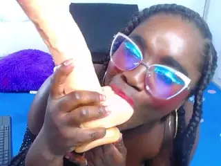 Yhendelyn Stone's Live Sex Cam Show