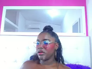 Yhendelyn Stone's Live Sex Cam Show