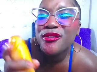 Yhendelyn Stone's Live Sex Cam Show