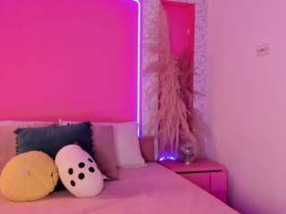 emyliesander Live Webcam on CamSoda