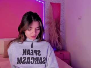 Emylie sexy bod