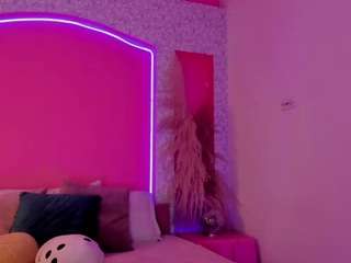 emyliesander Live Webcam on CamSoda