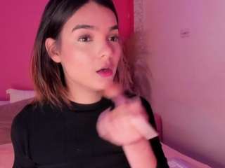 Emylie sexy body