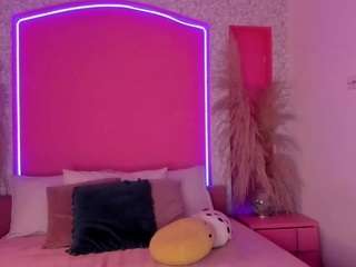 emyliesander Live Webcam on CamSoda