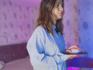 emyliesander's CamSoda show and profile