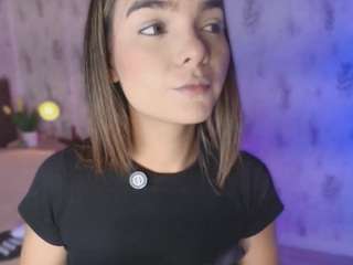 emyliesander's CamSoda show and profile