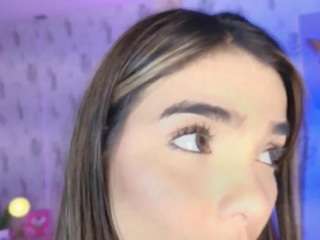 Emylie sexy body