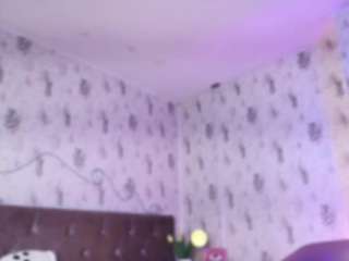 Emylie sexy body