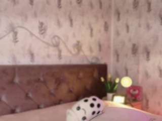 emyliesander's CamSoda show and profile