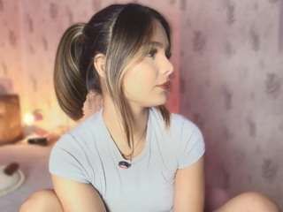 Emylie sexy body live cam preview