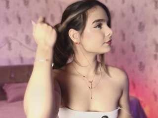 Emylie sexy body