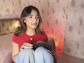 Emylie sexy body
