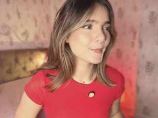 Emylie sexy body