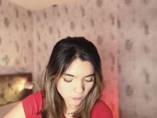 Emylie sexy body