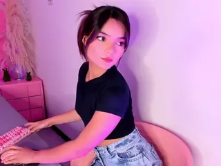 Emylie sexy body's Live Sex Cam Show