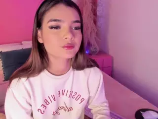 Emylie sexy body's Live Sex Cam Show