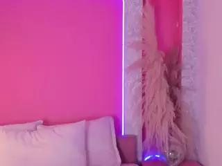 Emylie sexy body's Live Sex Cam Show