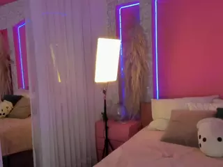 Emylie sexy body's Live Sex Cam Show