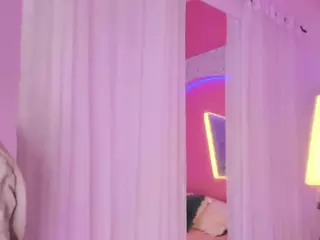 Emylie sexy body's Live Sex Cam Show