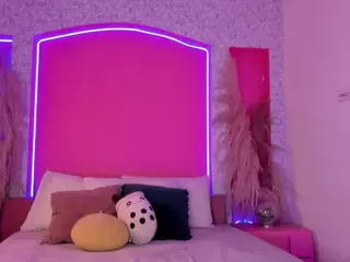 Emylie sexy body's Live Sex Cam Show