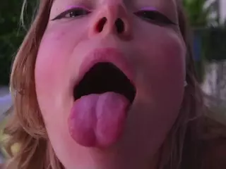 Ameliasweety69's Live Sex Cam Show