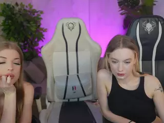kira054's Live Sex Cam Show