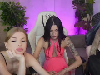 kira054's Live Sex Cam Show