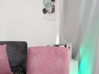 liarosseti, female webcam model,  years old, on live webcam