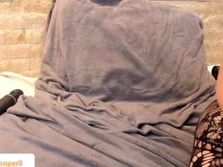 anette-cooper's CamSoda show and profile