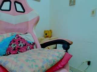 le modèle barby-cute est en webcam porno dans un show sur le site camsoda, il possède les tags suivants: american,drinking,tattoos,orgasm,no smoking,milk prostate,lean,huge tits,gape,anal toys,ejaculation,dirty talk,cumshot,colombia,brown eyes,bondage,big cock,big balls,bdsm,bbc