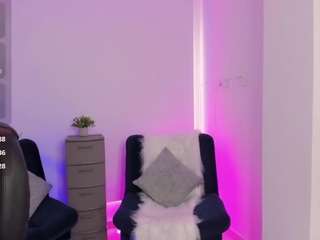 emilly-smith-1 webcam model