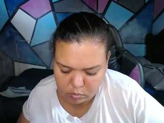 star-red-cams's CamSoda show and profile