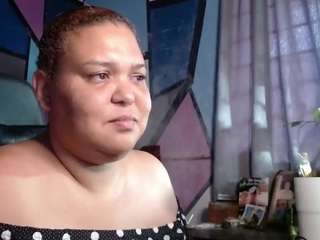 star-red-cams's CamSoda show and profile