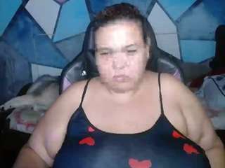 star-red-cams's CamSoda show and profile