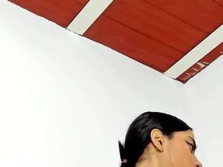 kloe-squirts Live Webcam on CamSoda