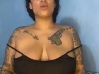 Live webcam model brittneyslidehoneyxo on Soda Cams