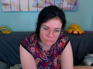 le modèle everlyrays est en webcam porno dans un show sur le site camsoda, il possède les tags suivants: amateur,living room,tease,striptease,strip,solo,smoking,pussy,public,pov,orgasm,ohmibod,normal,ass,middle aged,natural,handjob,brown eyes,ass bouncing,asshole