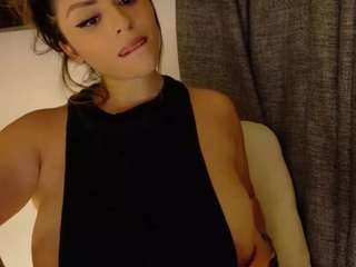 Inocente_kitty live cam