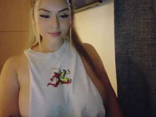 Inocentekitty's cam show statistics and live stream