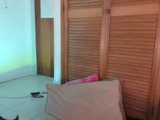 Aliskhaa live cam preview