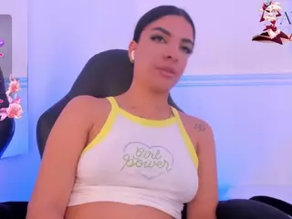 Aylinn Zambrano's Live Sex Cam Show